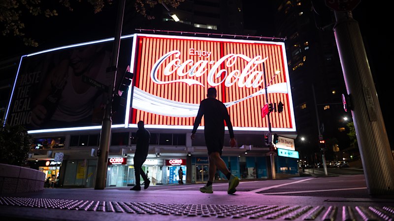 24-hour party people to return to the Cross