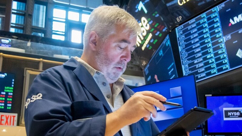 ASX set to dip, Wall Street drifts as oil prices steady; SpaceX tumbles