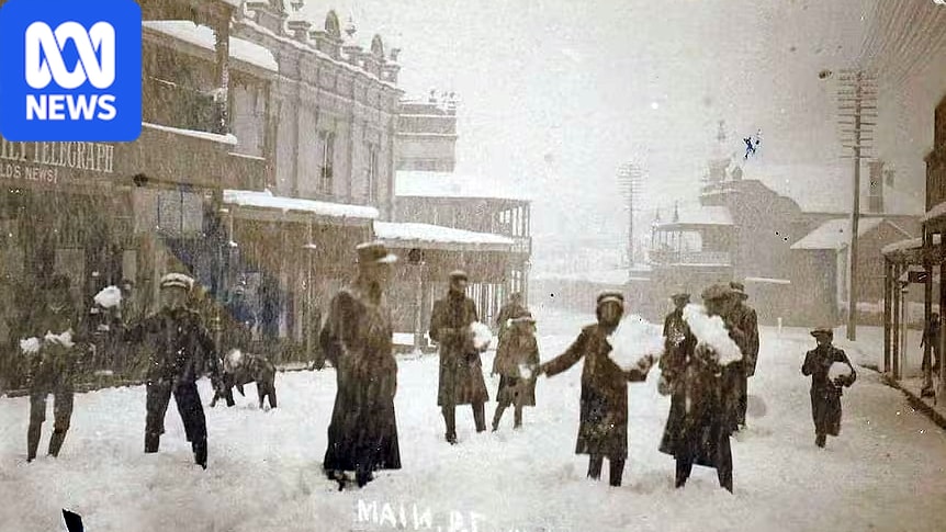 'Christmas card scene': Snowy winters in regional NSW melting into history