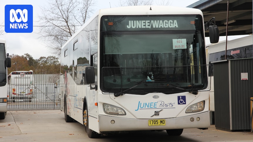 Student messages mum about 'scary' fight between men on school bus