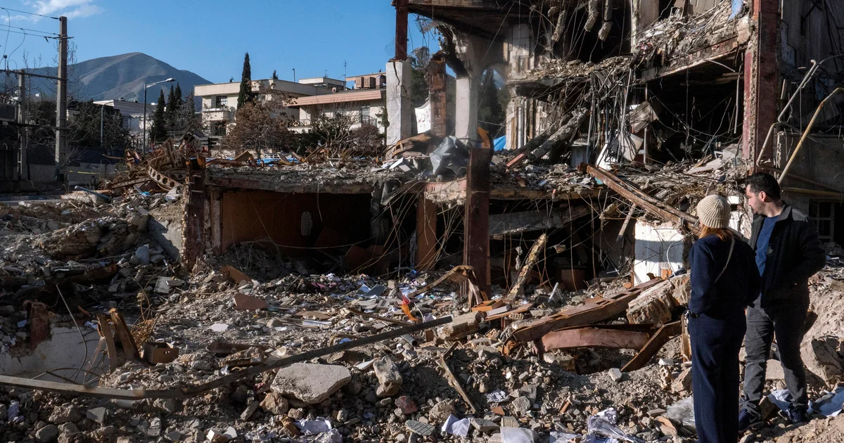 Iran war, rising gas prices fuel economic concerns; most say conflict not going well, don't want regime left in power, CBS News poll finds - CBS News