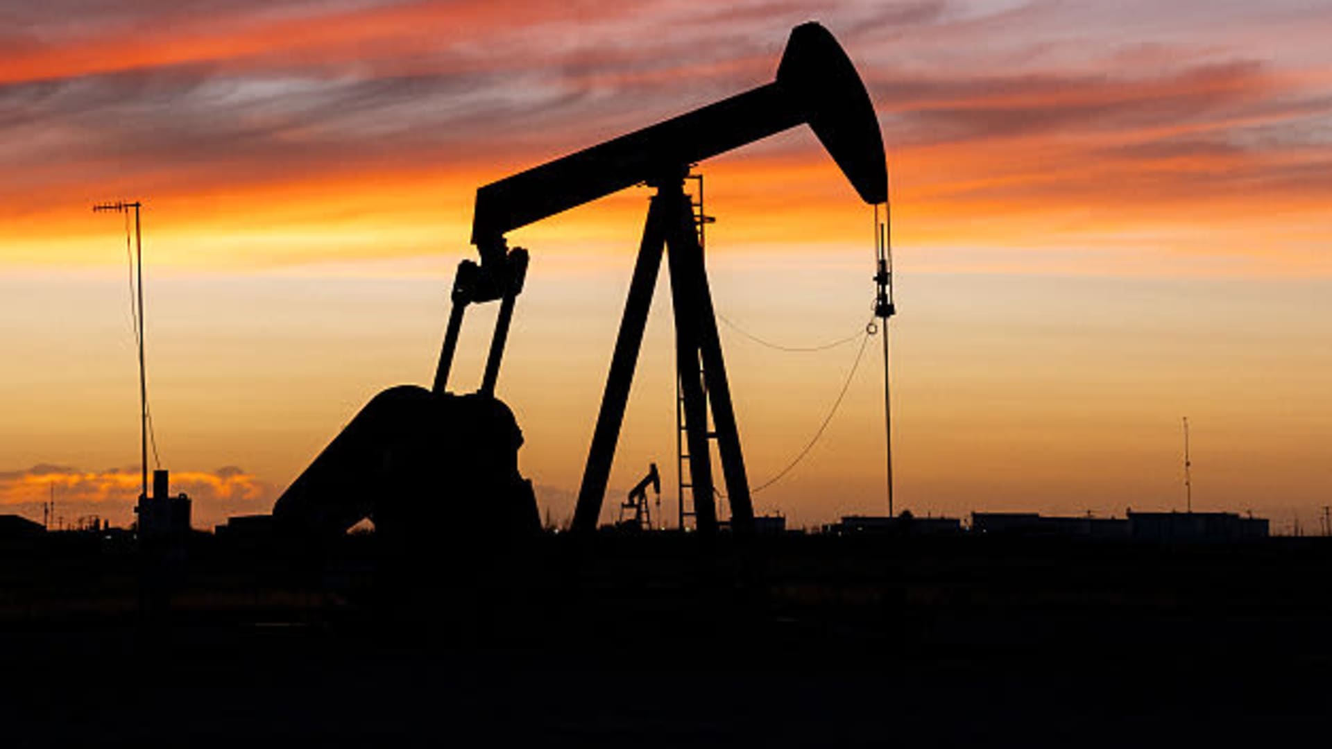 Oil little changed on uncertainty over U.S.-Iran peace deal