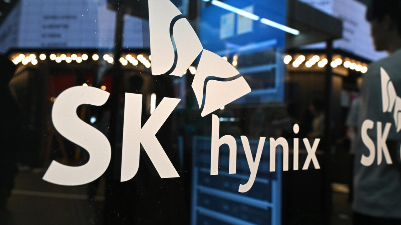 Value of South Korean chip giant SK hynix tops $1 tn