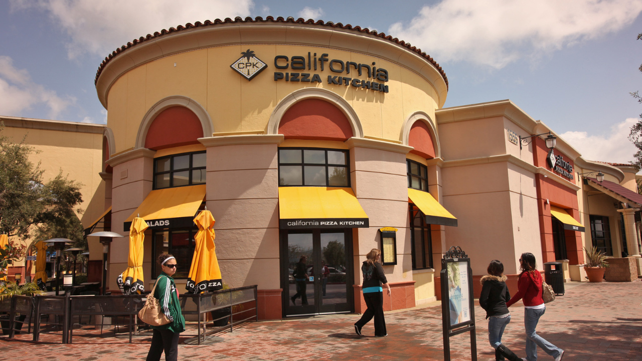 California Pizza Kitchen co-founder opens up about famous chain's wild rise, bankruptcy and comeback - Fox Business