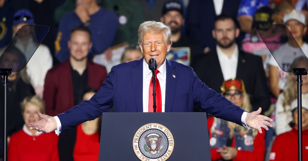 New wealthy donors give big money to Trump's super PAC