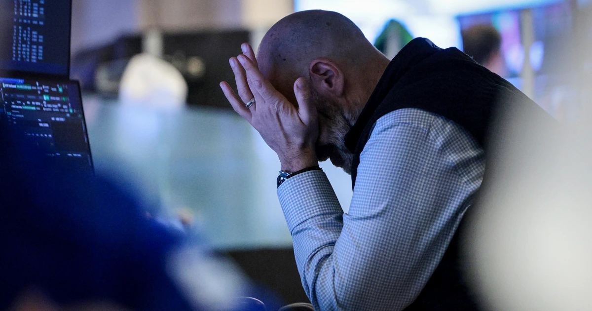 Markets plunge and U.S. oil hits $100 as Trump's attempt to reassure Wall Street fails