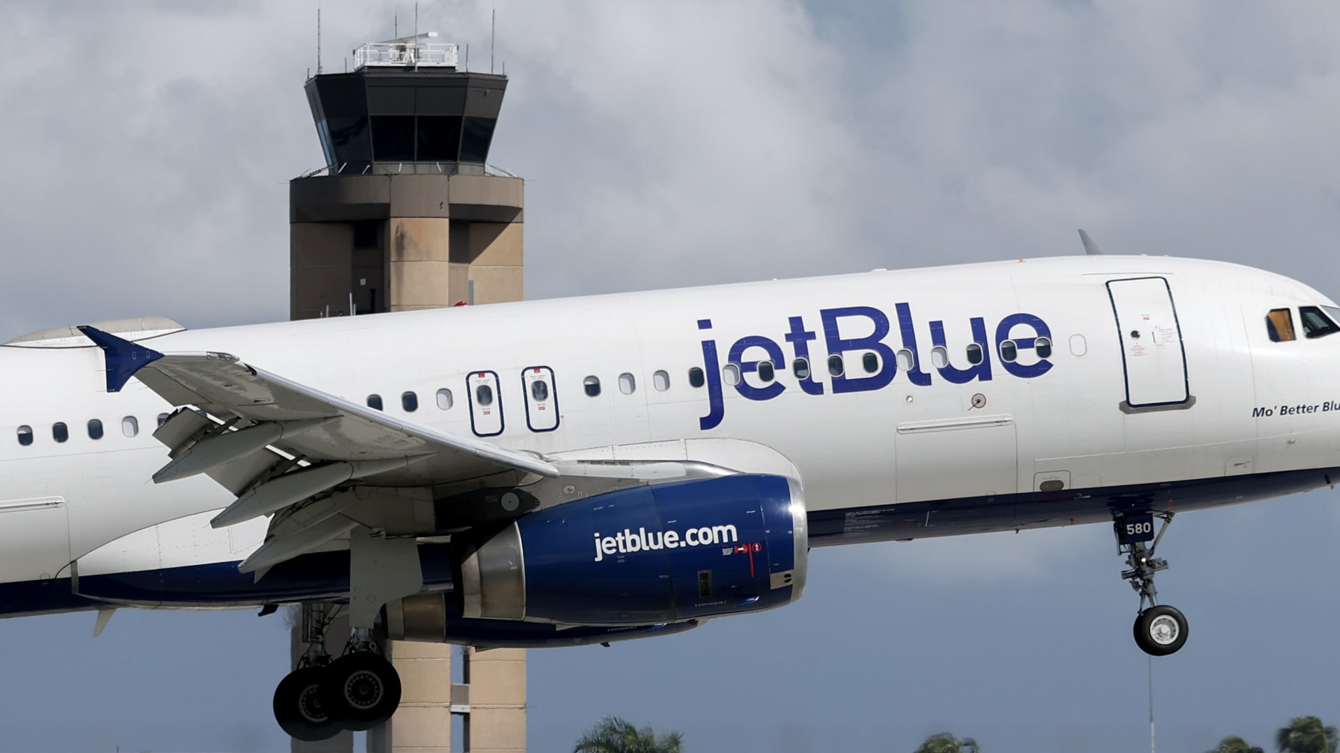 JetBlue bets big on Fort Lauderdale, from a new airport lounge to an international gateway - CNBC