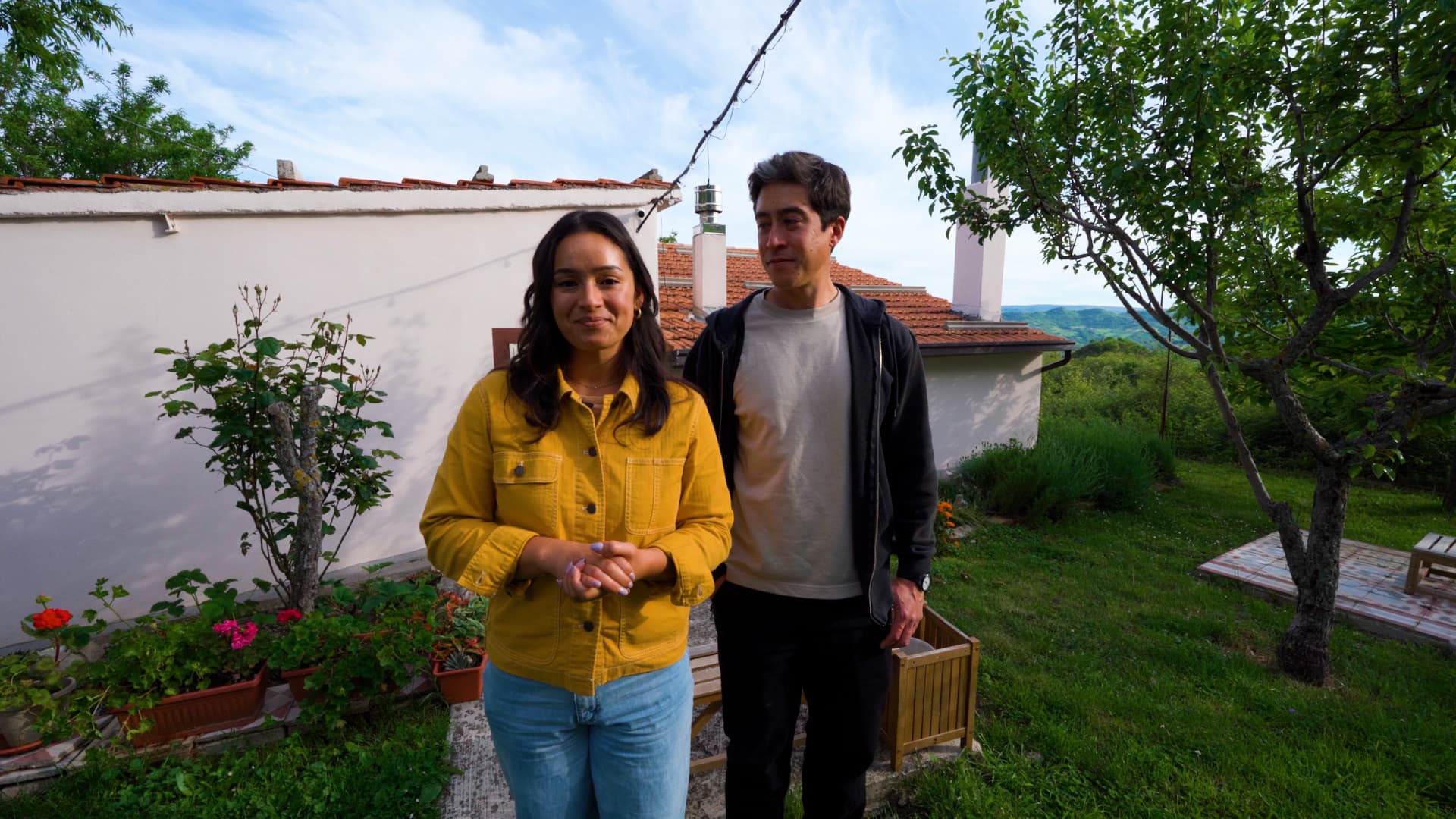 American couple left New York City and bought a house in Italy for $13,000: 'We found a different way of life' - CNBC