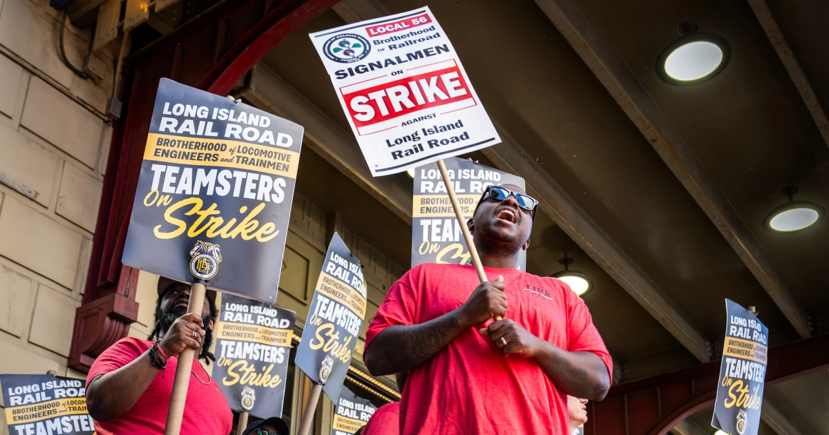 New York faces chaotic Monday commute with Long Island Rail Road strike