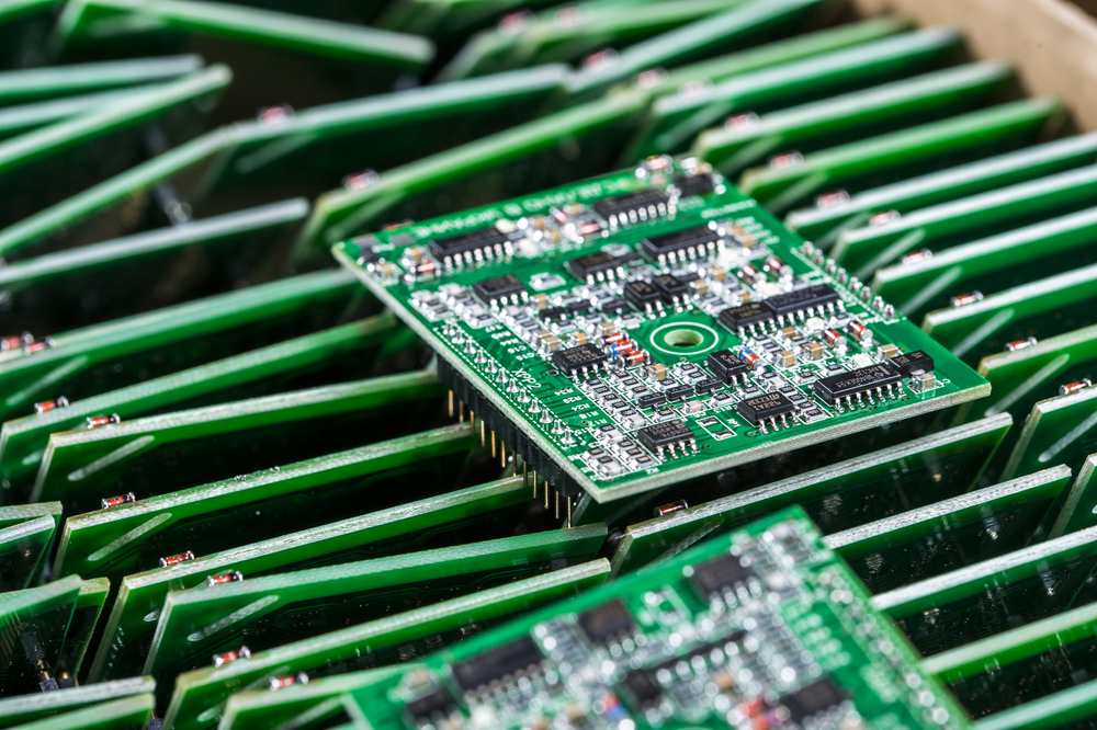 Tower Semiconductor (TSEM) Signs $1.3B Silicon Photonics Customer Contracts for 2027 Revenue