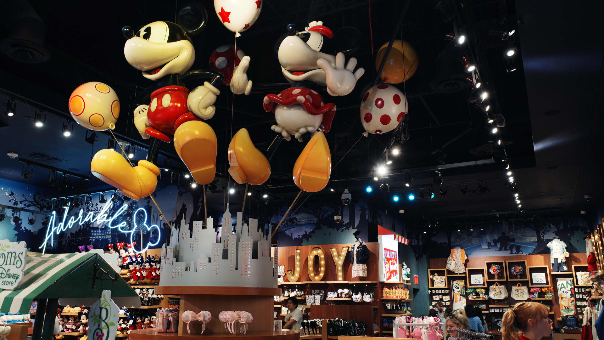 Here's what to expect when Disney reports earnings before the bell - CNBC