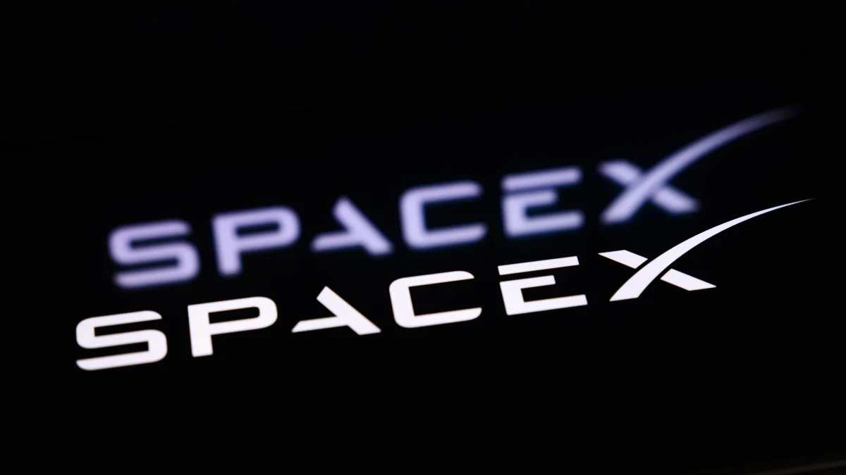 Elon Musk's SpaceX could go public by next month - Mashable