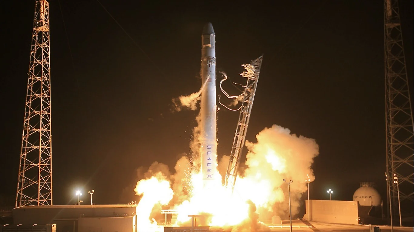 One Number From SpaceX’s Pre-IPO Disclosures Reveals Just How Fragile This Business Really Is - Yahoo Finance