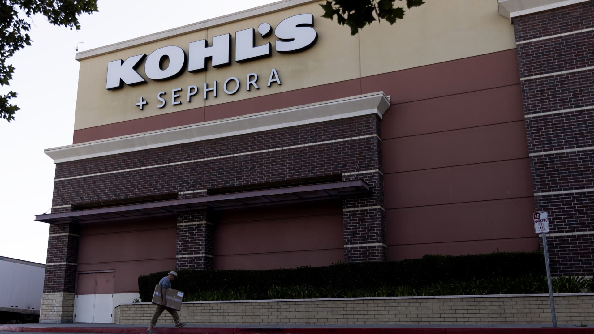 How Kohl's lost its way — and is trying to become relevant again - CNBC