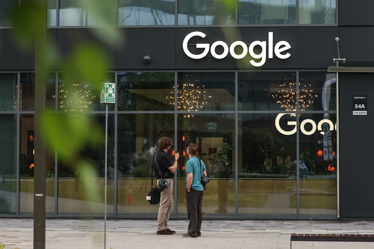 Tech stocks live: Google and other tech stocks extend losses as AI worries creep back in