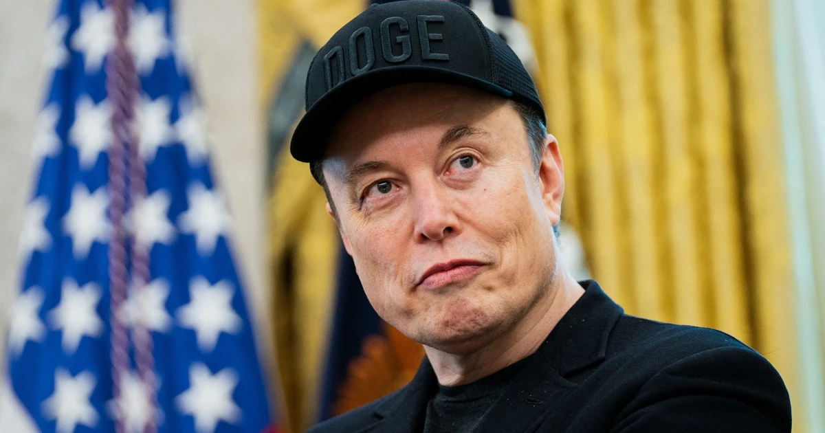 Elon Musk Poised to Be World’s First Trillionaire After SpaceX IPO