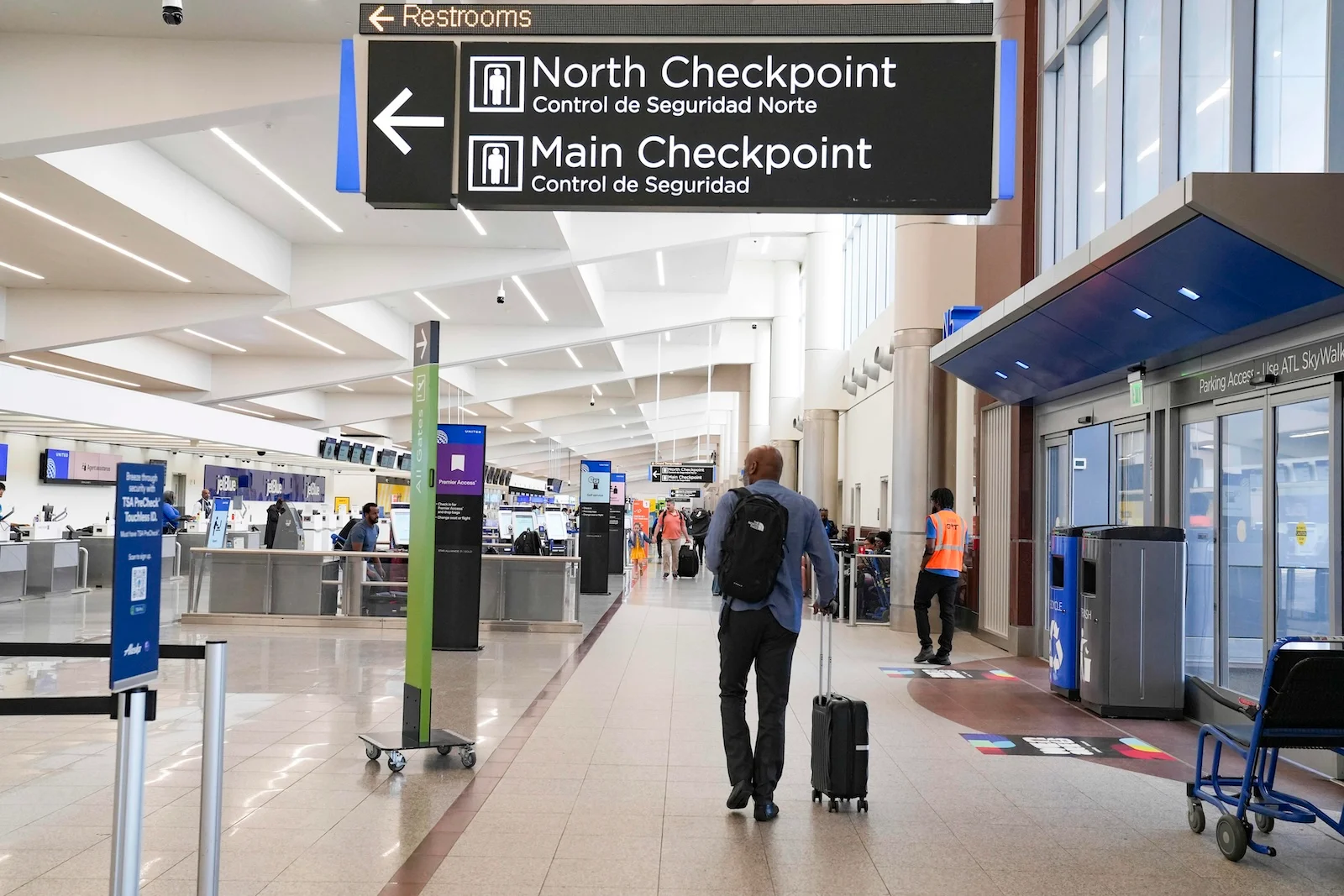 The 10 busiest airports in the world: Atlanta extends its streak, O'Hare makes big gains - The Points Guy