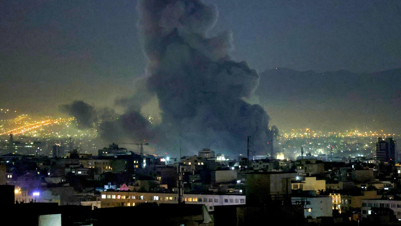 Prediction market trader 'Magamyman' made $553,000 on death of Iran's supreme leader - NPR