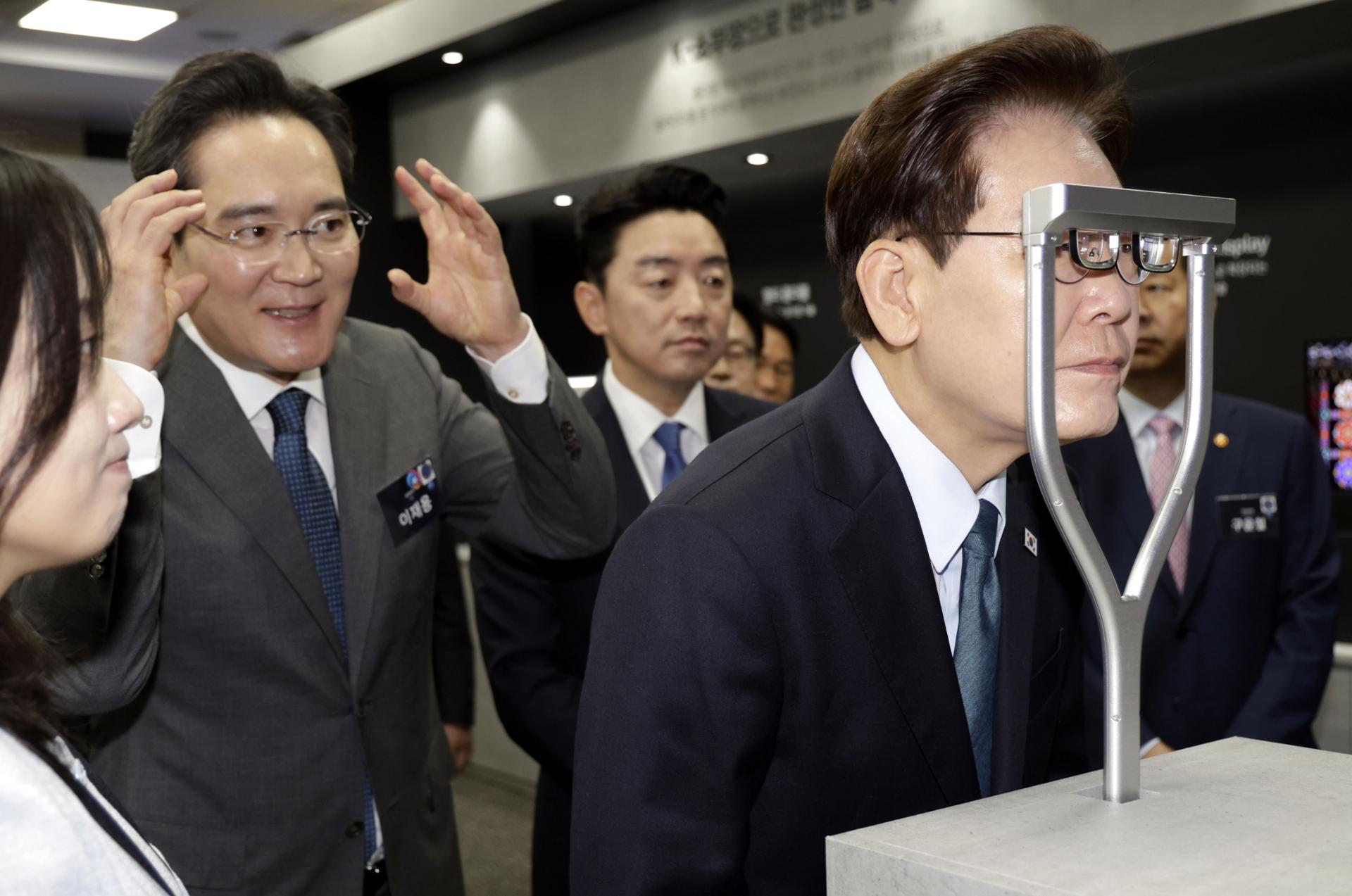 Lee vows to turn Chungcheong region into center of AI