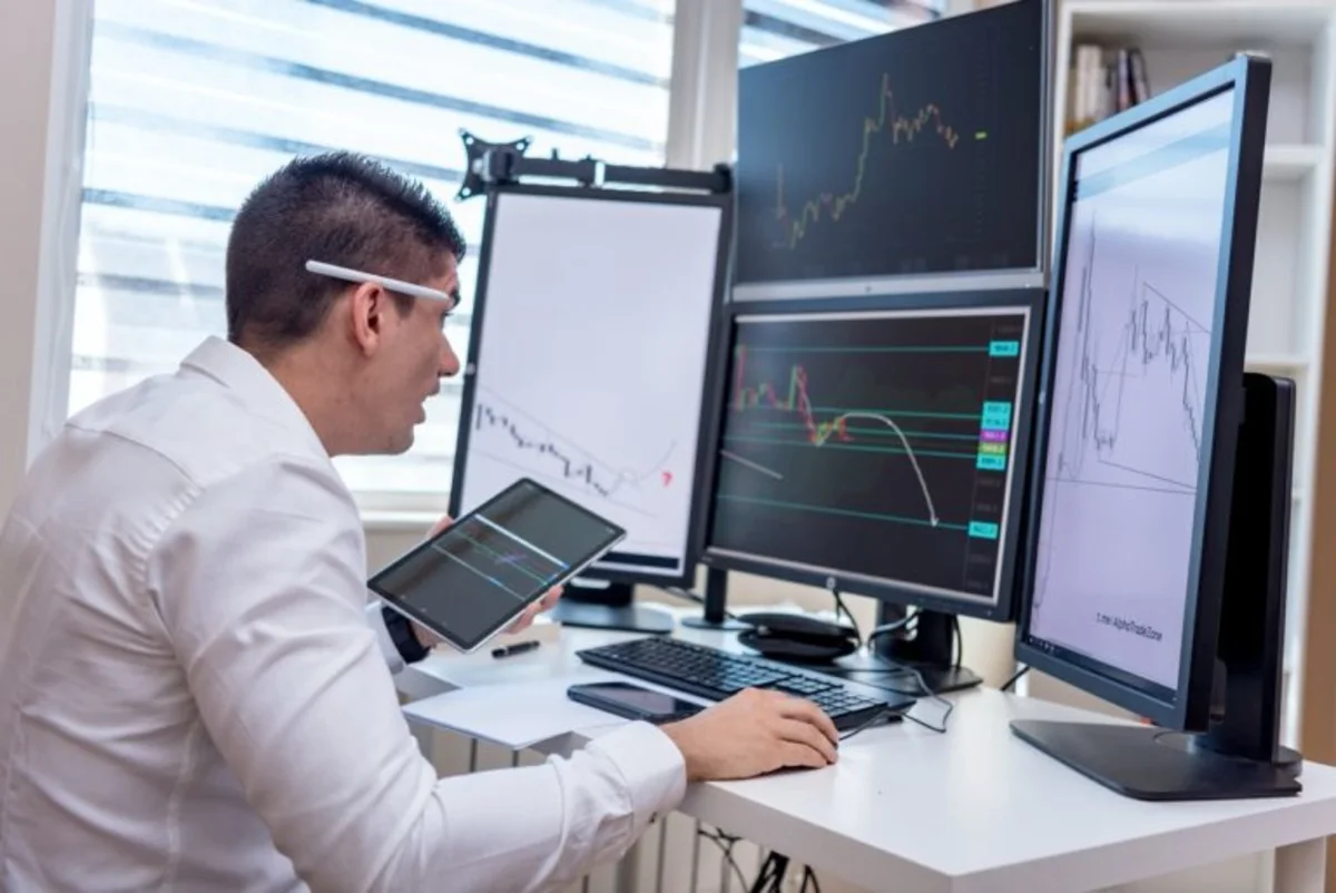 Claude AI Just Sold ServiceNow and Inter & Co — Should You Too?