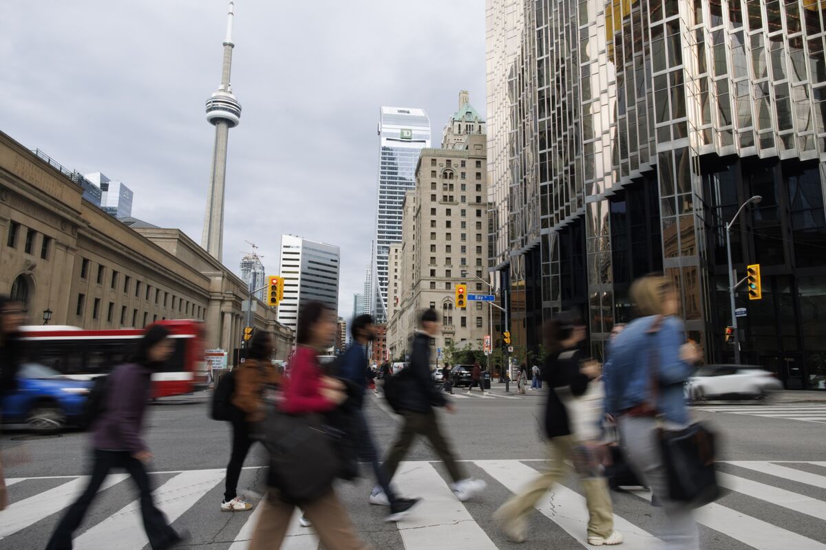 Canada’s PSP Is Said to Mull $1.5 Billion Sale of Roads in India