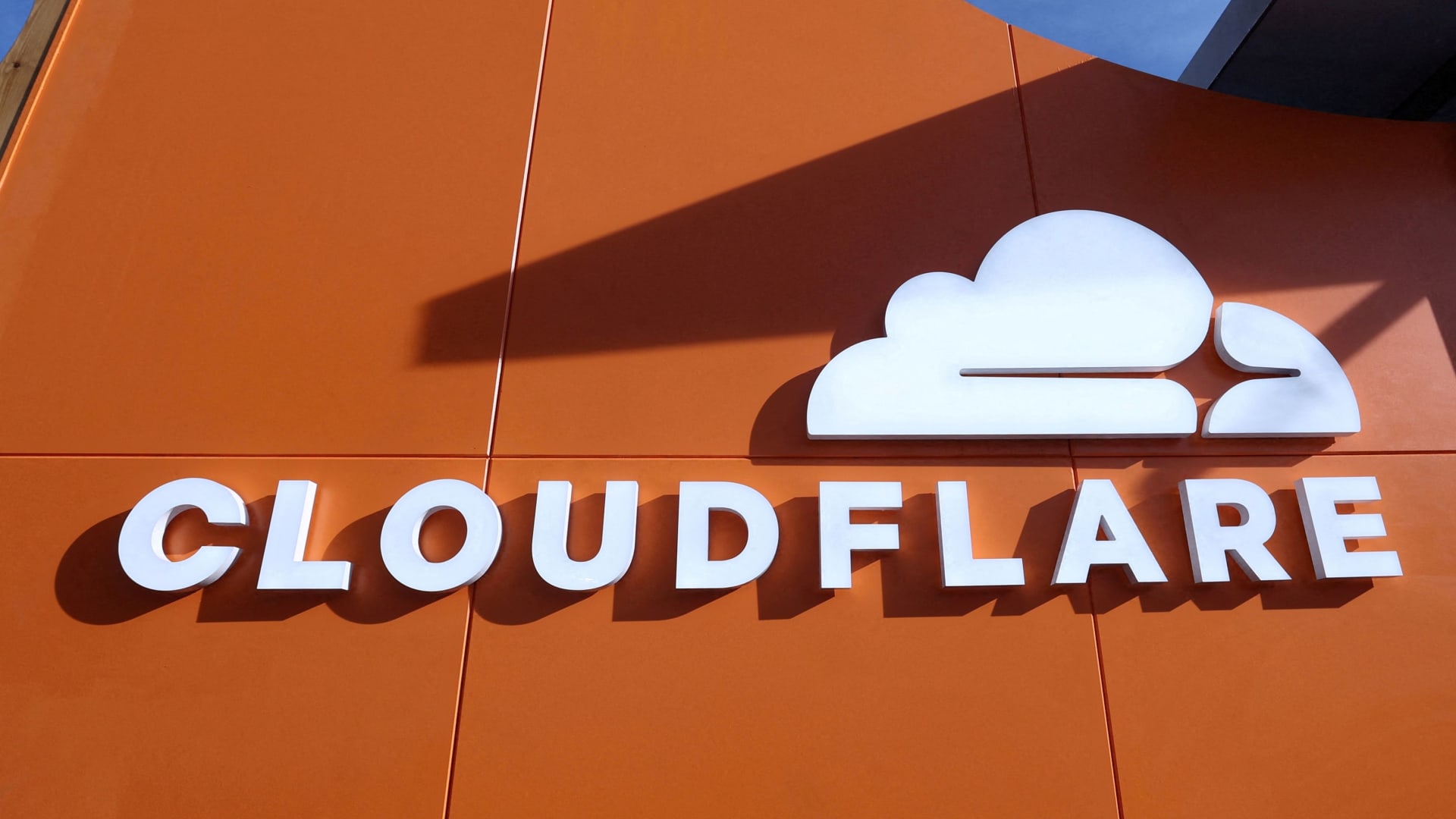 Cloudflare stock sinks after earnings, cutting over 20% of employees