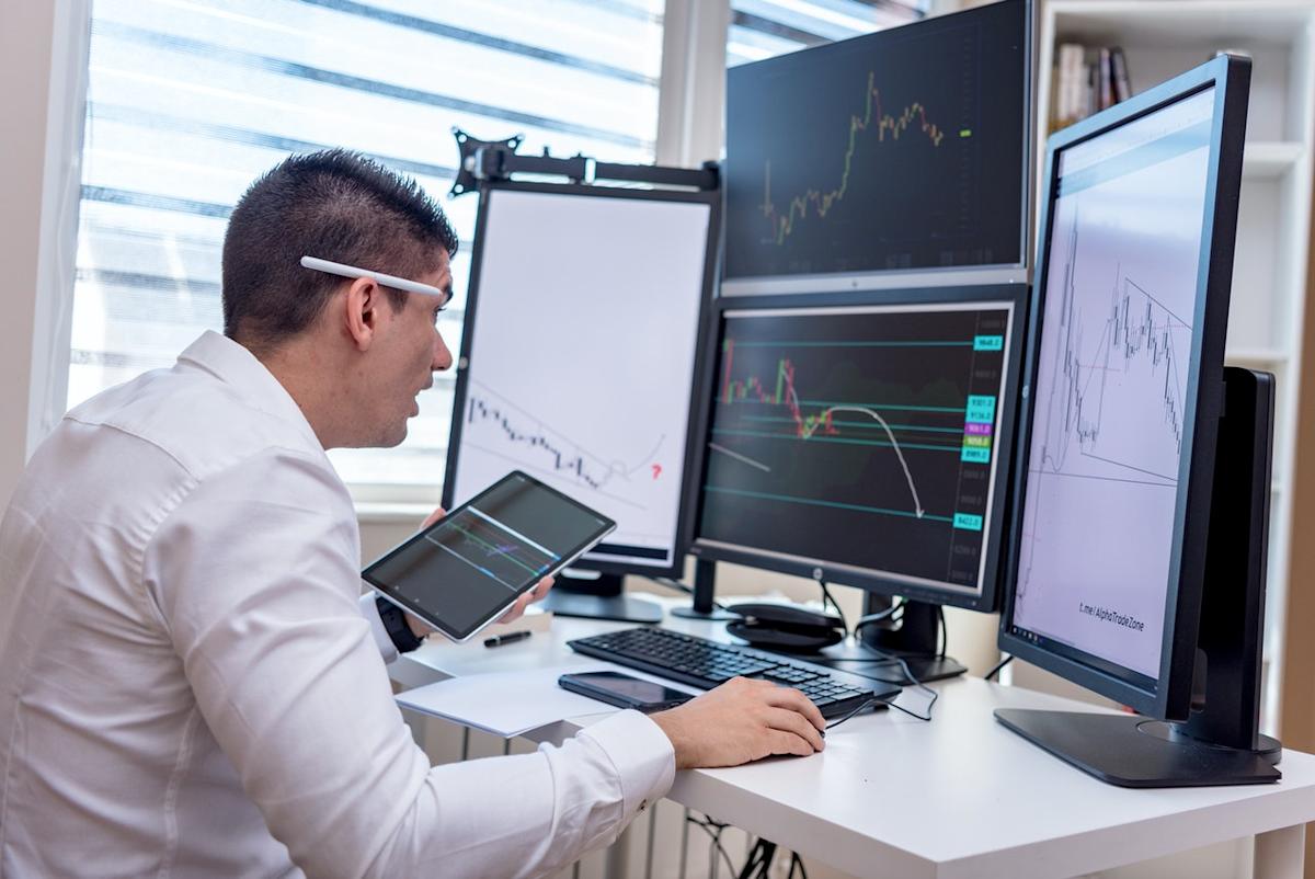 Jim Cramer on Boston Scientific: “I Think You Gotta Hold It”
