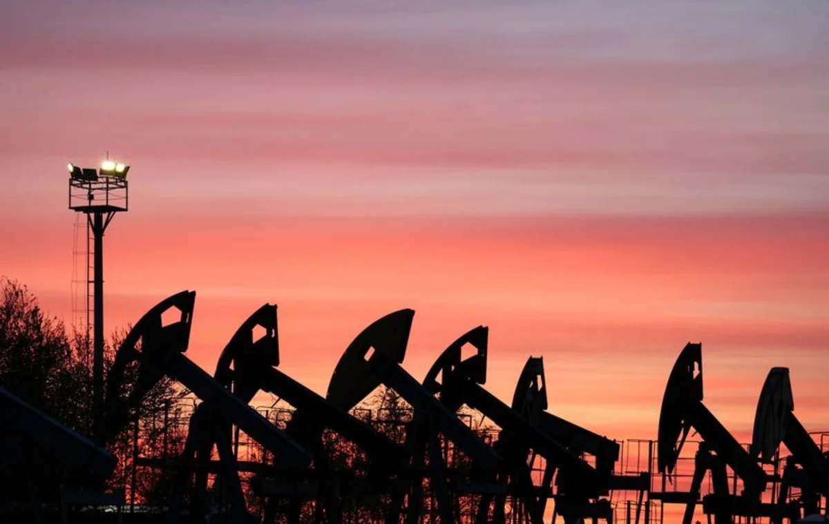 Oil prices little changed but set for steepest monthly and quarterly loss since 2020