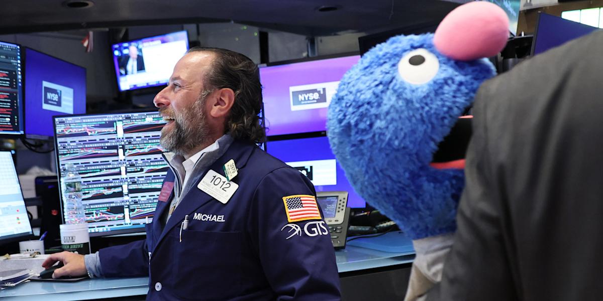 Stocks Climb as Investors Focus on AI Trade
