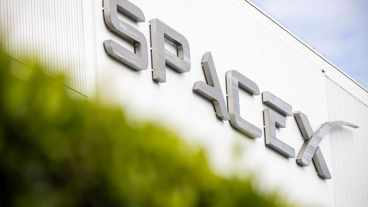 Morningstar values SpaceX at $780 billion, below IPO target