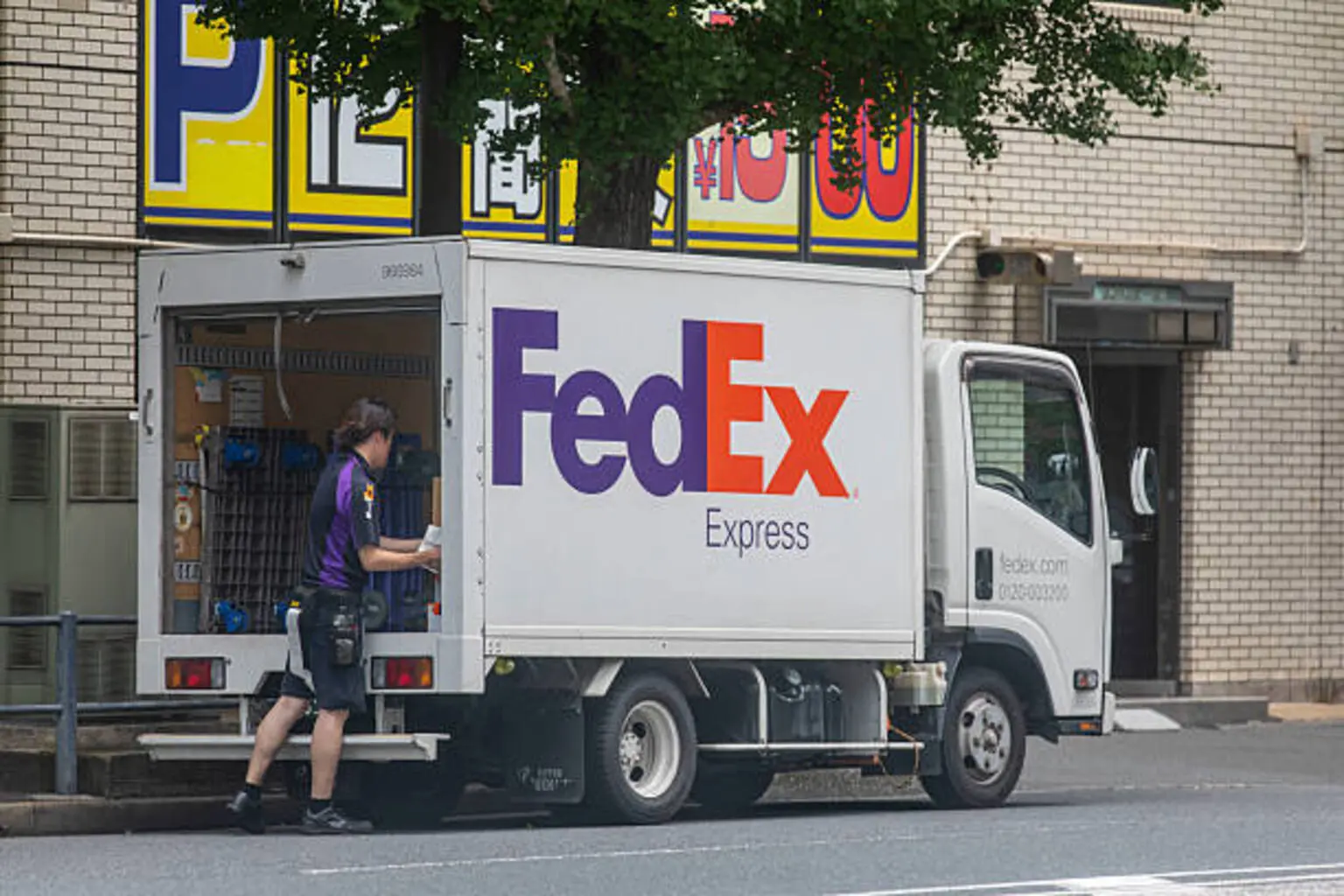 FedEx Freight: 37 Times Forward Earnings For A Fourth-Year Freight Recession (NYSE:FDXF)