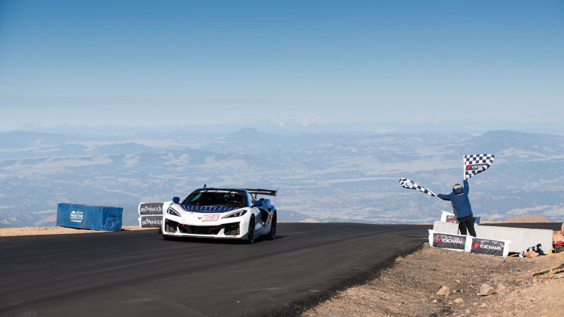 1,250 hp hybrid Corvette shatters the Pikes Peak production record - Ars Technica