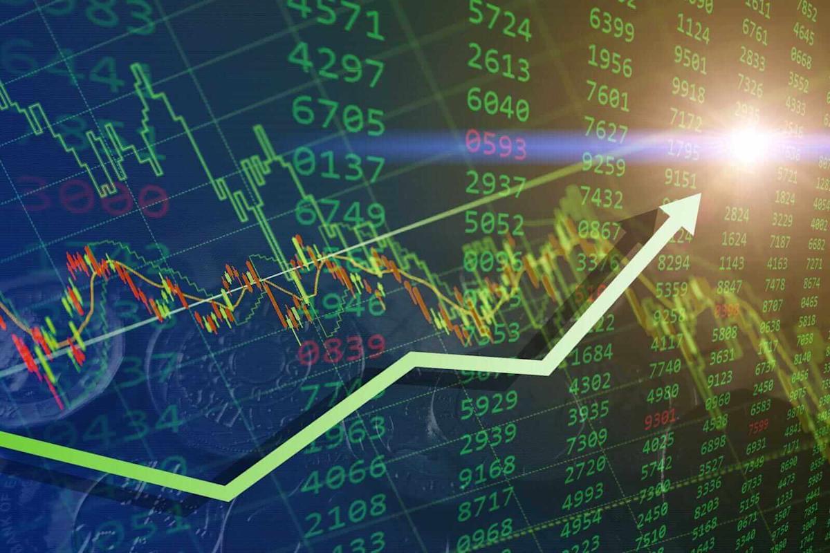 Is Super Micro Computer Stock Outperforming the S&P 500?