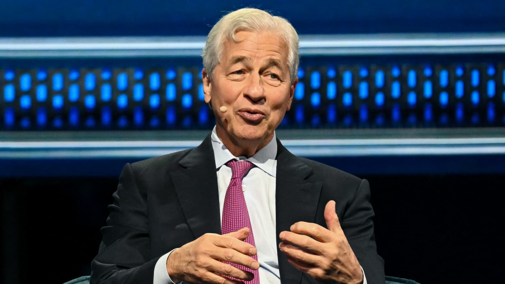 Jamie Dimon says JPMorgan Chase could spend $20 billion on acquisition: 'We are on the lookout’ - CNBC