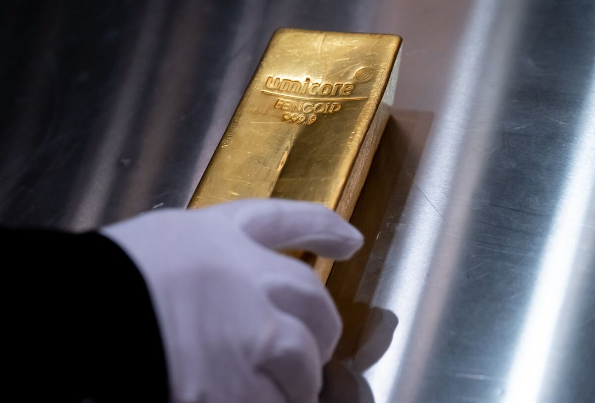 Gold Steady as Traders Assess Impact of Hormuz Flare-Up on Rates