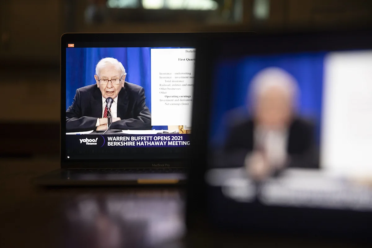 Iconic bank stock pays Buffett's Berkshire $619M in annual dividends