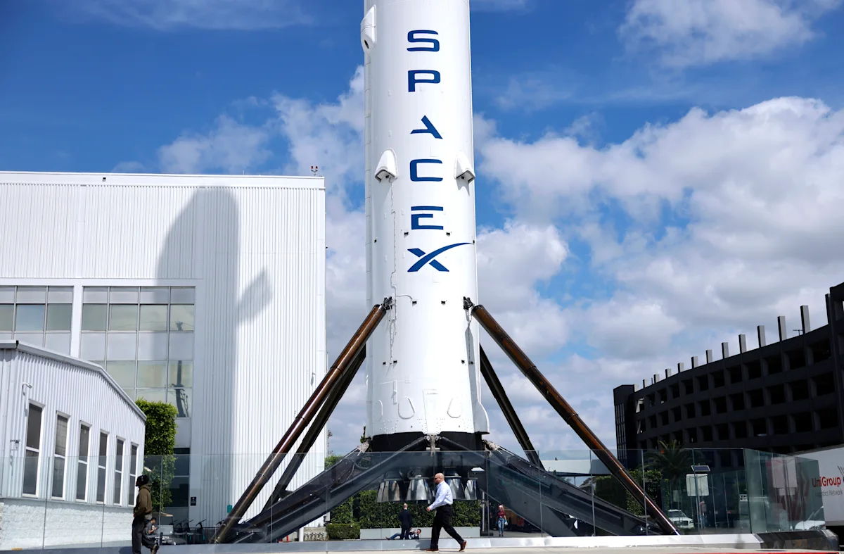 SpaceX stock wavers as it announces $25 billion bond offering