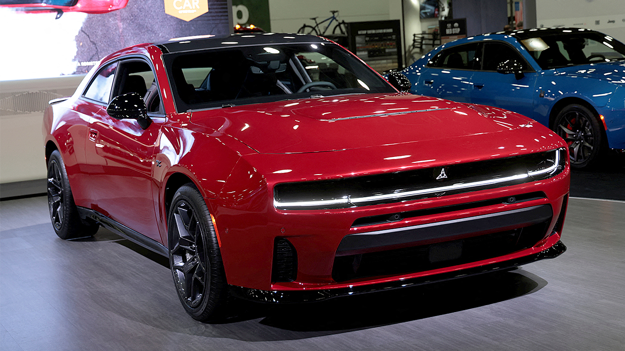 Nearly 1M Chrysler, Jeep, Dodge and Ram vehicles recalled over camera glitch - Fox Business