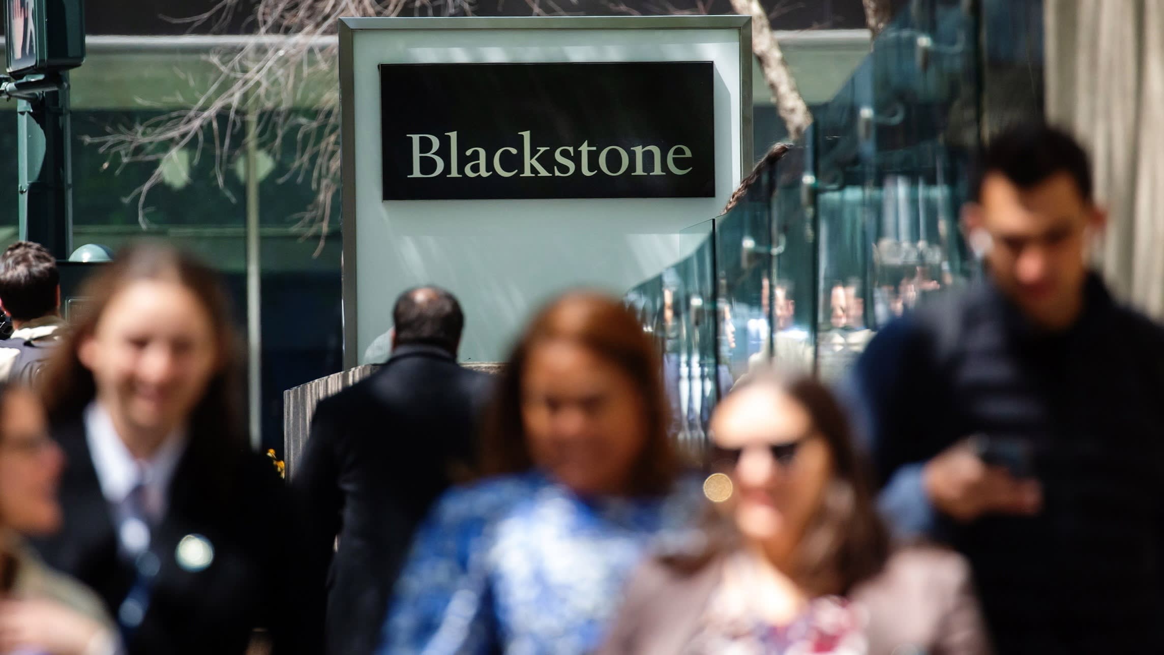 Blackstone caps withdrawals from flagship private credit fund - Financial Times