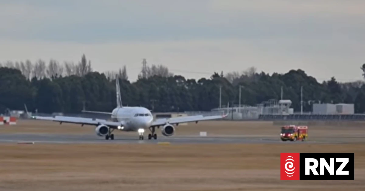 Smell of smoke in Air NZ plane cabin triggers emergency reponse at Christchurch Airport