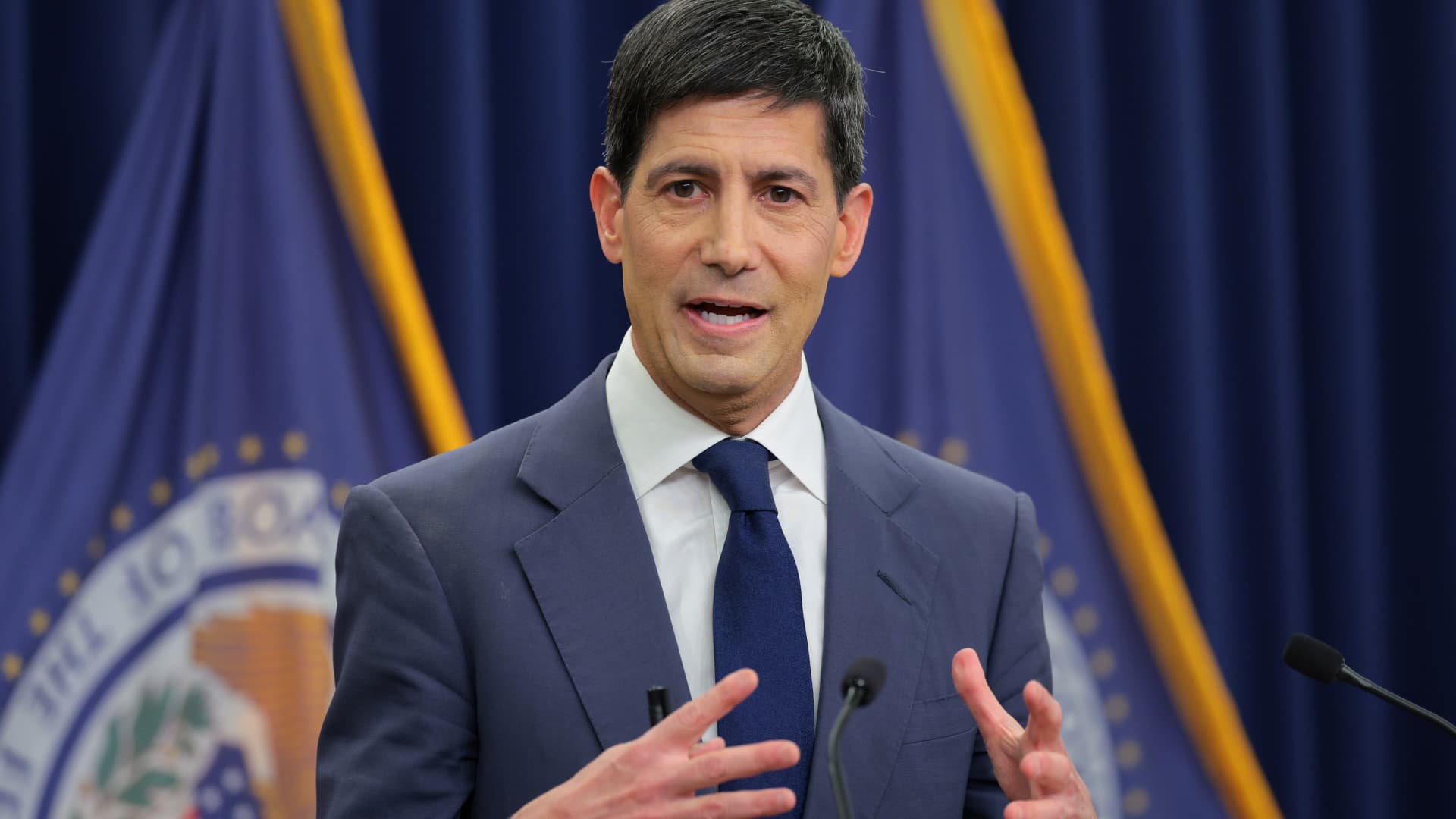 'Regime change but in a velvet glove': How Kevin Warsh has set out to remake the Fed - CNBC