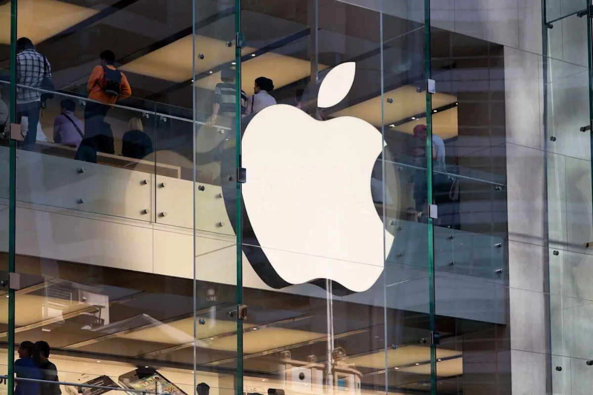 Apple Delivers Strong Free Cash Flow, But What is the Best AAPL Play?