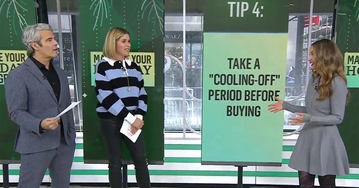 Maximize Your Holiday Budget With These Spending Hacks