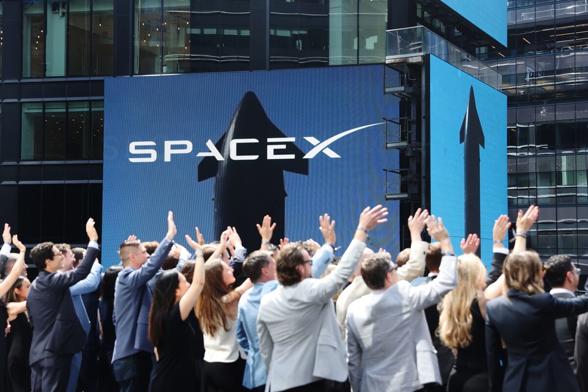 Why Musk Raced to Take SpaceX Public in the World’s Biggest IPO