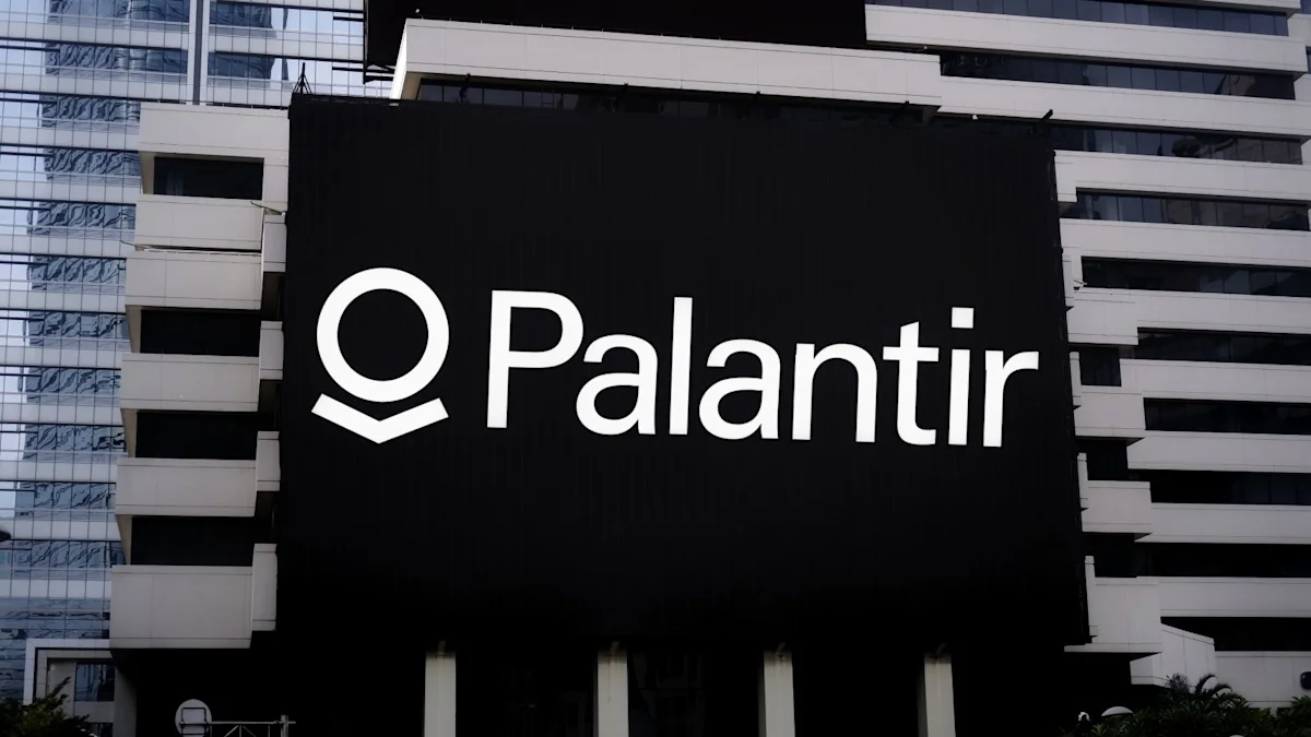 Analysts See More Upside for PLTR Stock as Palantir's Explosive Growth Eases Competition and Valuation Concerns