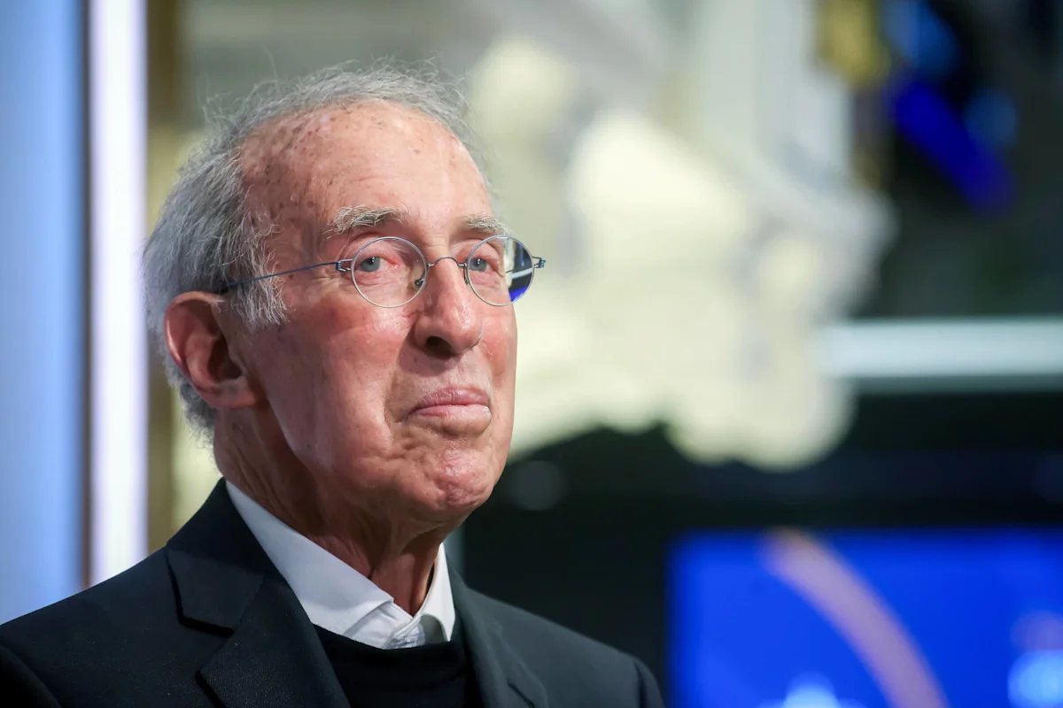 Billionaire Ron Baron makes $24.9 billion bet on controversial giant