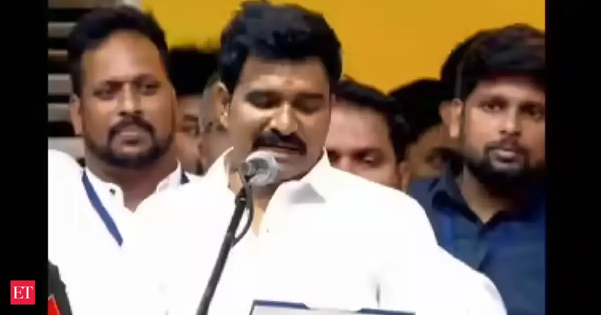 Tamil Nadu Minister Nirmal Kumar presents gold rings to newborns