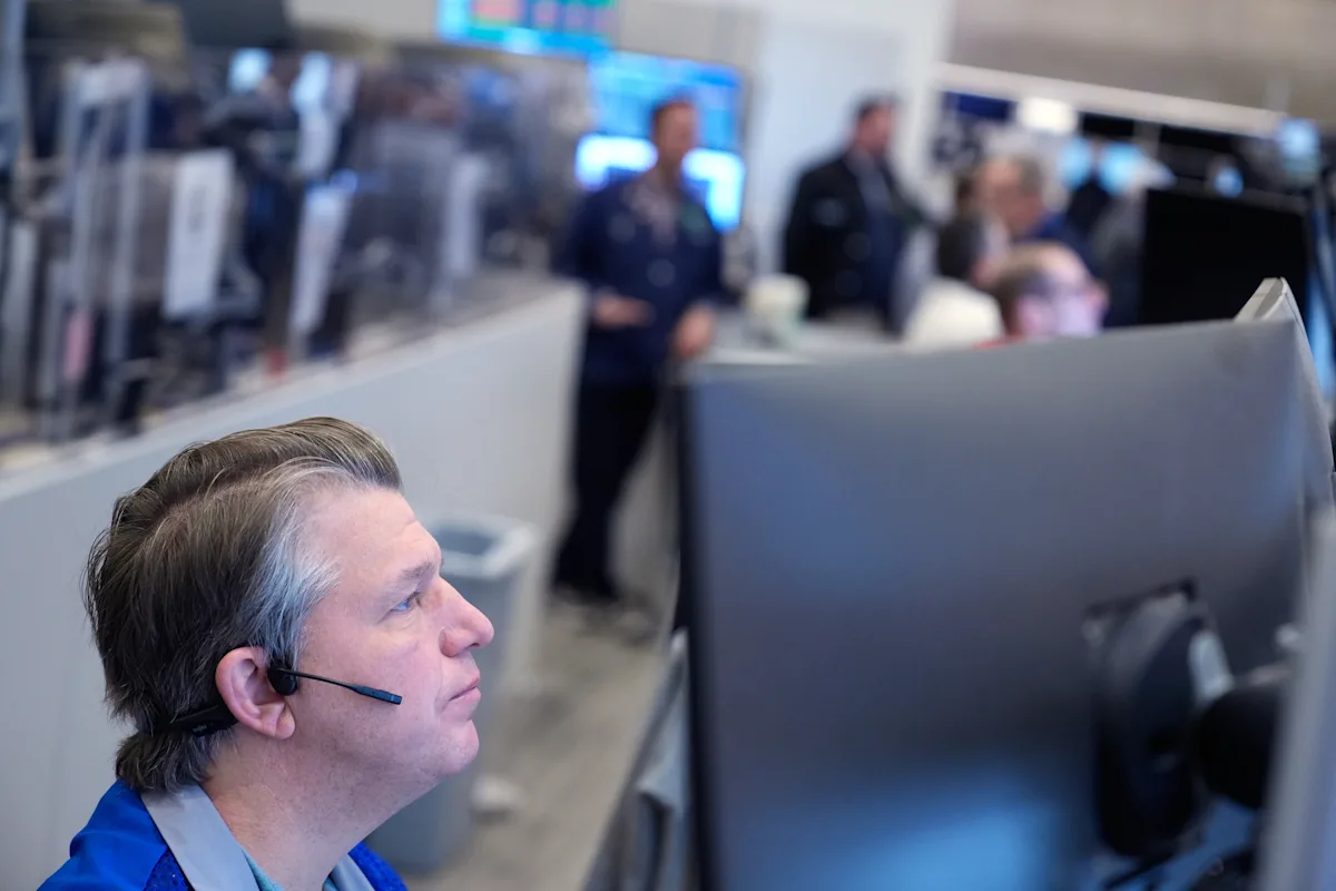 Stock market today: Dow falls more than 800 points, S&P 500 and Nasdaq sink as Iran war jitters return with another oil surge - Yahoo Finance