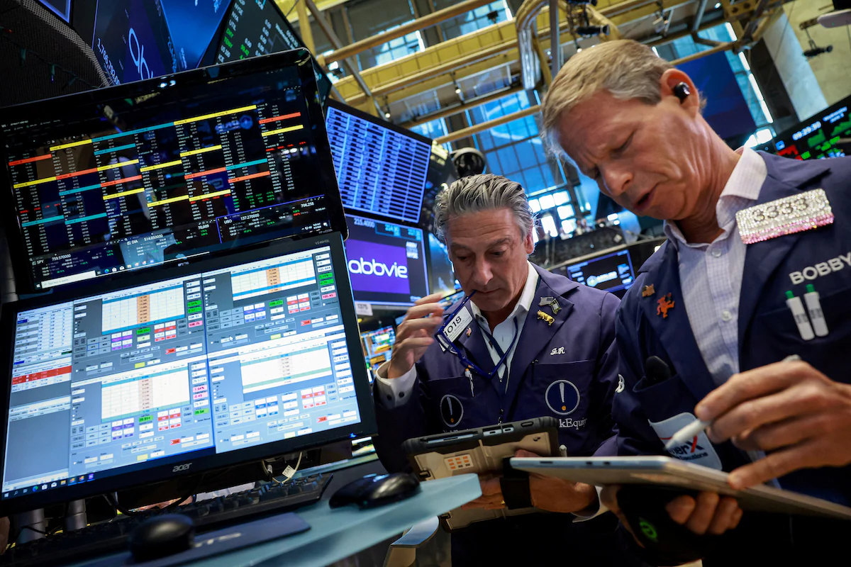 TSX turns lower as oil prices weigh on energy stocks