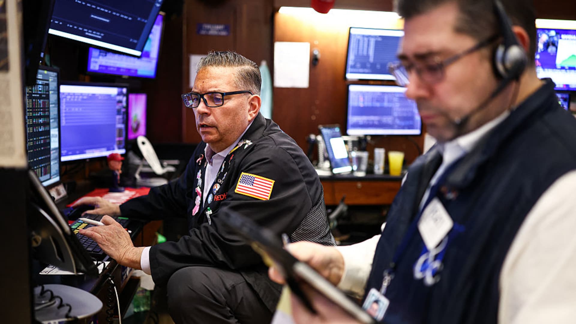 Stock futures fall after Trump says Iran war will continue for weeks: Live updates - CNBC